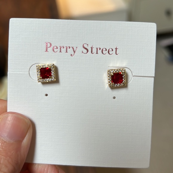 NET red earrings - Picture 4 of 4